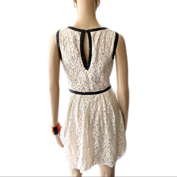 Speechless Tan Floral Lace Dress Size 9 - Picture 3 of 7